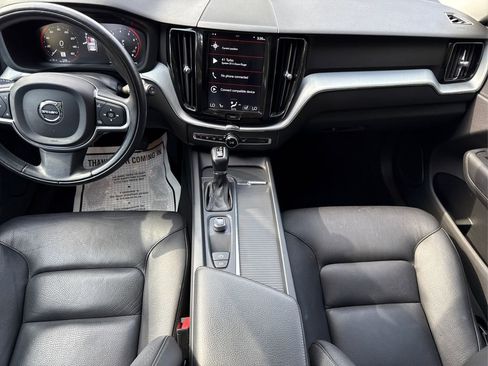 Used 2018 Volvo XC60 T5 Momentum w/ Vision Package image 23