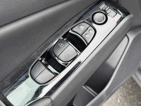 New 2025 Nissan Altima 2.5 SL FWD image 10