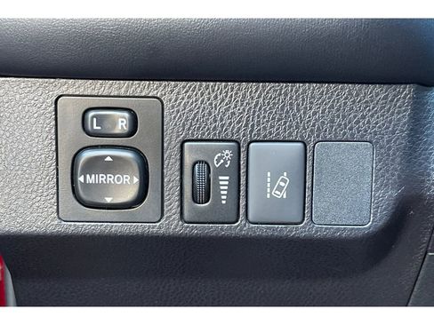 Used 2018 Toyota RAV4 XLE image 41