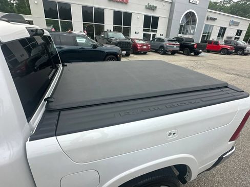 Used 2025 RAM 1500 Limited AWD/4WD image 32