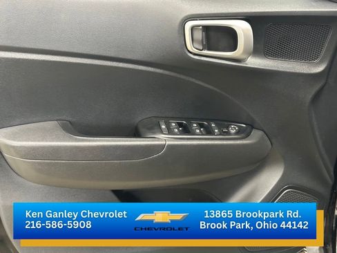 Used 2023 Hyundai Venue SEL FWD image 7