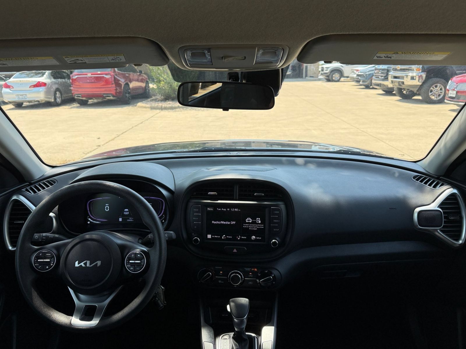 Used 2025 Kia Soul LX w/ LX Technology Package FWD image 32