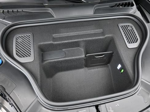New 2026 Porsche Macan 4 Electric AWD/4WD image 33