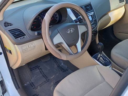 Used 2013 Hyundai Accent GLS FWD image 9