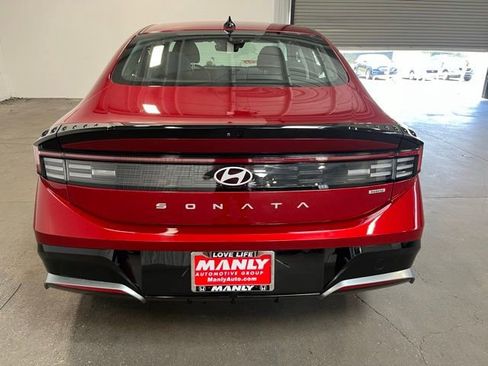 Used 2025 Hyundai Sonata SEL FWD image 4