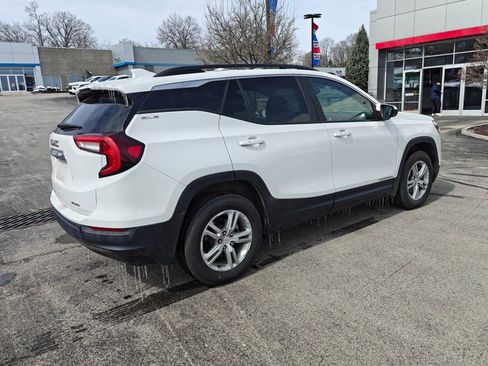 Used 2023 GMC Terrain SLE w/ Driver Convenience Package image 4
