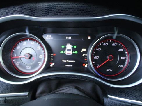 Used 2015 Dodge Charger SXT image 17