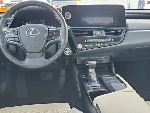 Used 2022 Lexus ES 350 Ultra Luxury w/ Accessory Package 2 FWD image 7