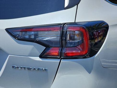 Certified 2025 Subaru Outback Premium AWD/4WD image 37