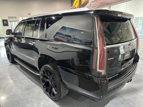 Used 2019 Cadillac Escalade ESV Premium Luxury AWD/4WD image 25