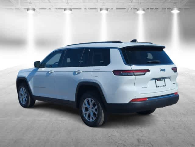 Used 2023 Jeep Grand Cherokee L Limited AWD/4WD image 6
