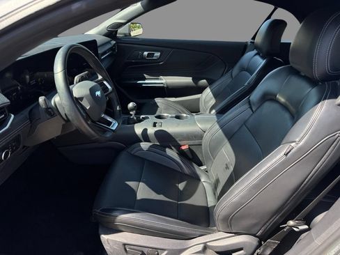 Used 2025 Ford Mustang GT Premium RWD image 16