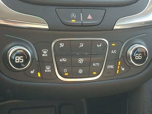 Used 2024 Chevrolet Equinox LT AWD/4WD image 17