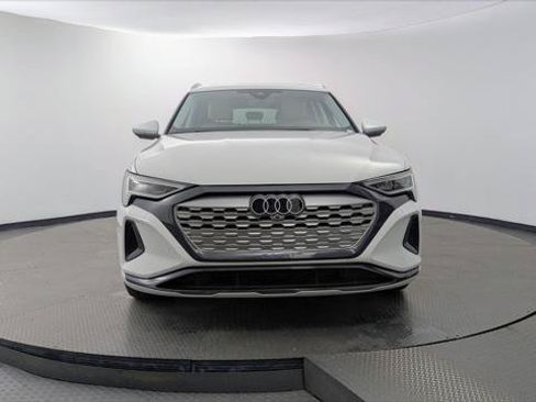 Used 2024 Audi Q8 e-tron Premium Plus w/ Premium Plus Package AWD/4WD image 12