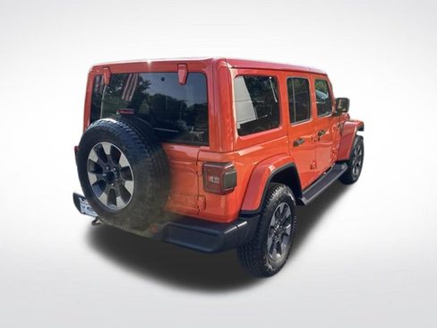 Used 2018 Jeep Wrangler Unlimited Sahara AWD/4WD image 6