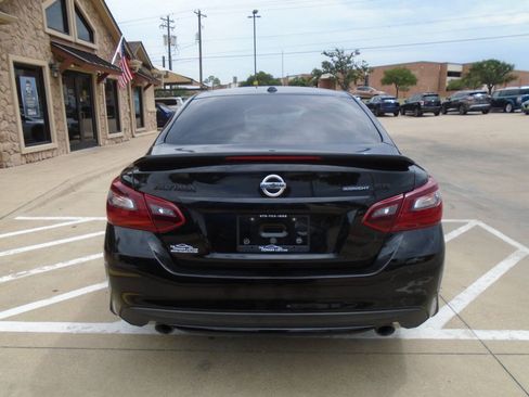 Used 2018 Nissan Altima 2.5 SR w/ SR Midnight Edition FWD image 6