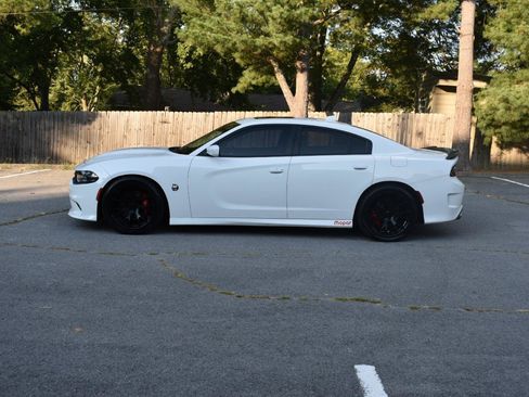 Used 2015 Dodge Charger R/T Scat Pack w/ Beats Audio Group RWD image 3