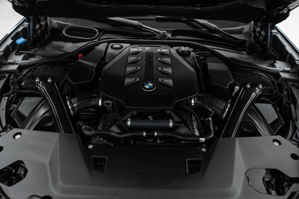 Used 2023 BMW 760i xDrive AWD/4WD image 46