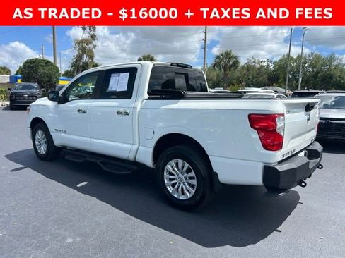 Used 2021 Nissan Titan SV w/ SV Convenience Package AWD/4WD image 4