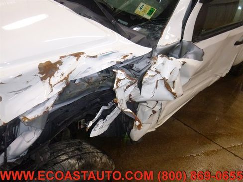 Used 2015 Nissan Frontier S image 13