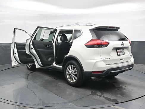 Used 2017 Nissan Rogue SV w/ SV Premium Package AWD/4WD image 39