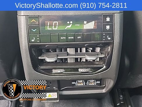 Used 2025 Jeep Grand Cherokee L Limited w/ Luxury Tech Group II AWD/4WD image 7
