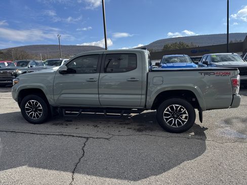 Used 2022 Toyota Tacoma TRD Sport image 6