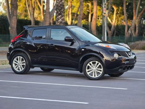 Used 2014 Nissan Juke SV FWD image 4