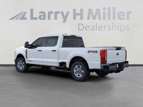 New 2026 Ford F250 XLT w/ FX4 Off-Road Package image 4