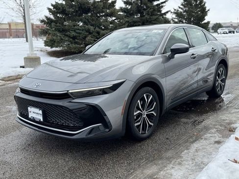 Used 2024 Toyota Crown XLE image 37