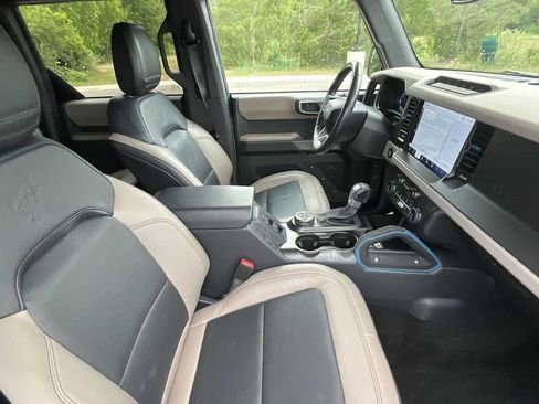 Used 2022 Ford Bronco Wildtrak AWD/4WD image 11