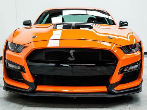 Used 2020 Ford Mustang Shelby GT500 w/ Technology Package RWD image 7
