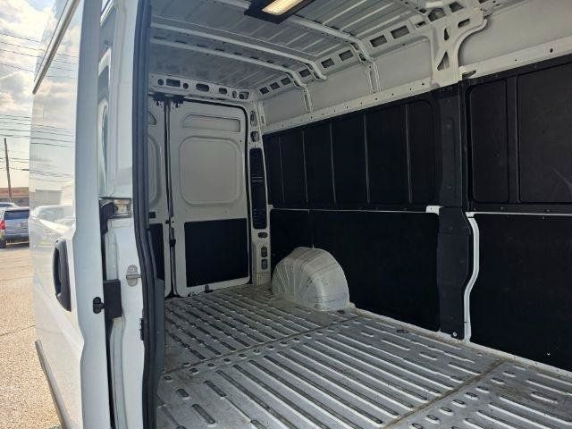 Used 2025 RAM ProMaster 2500 w/ Convenience Group FWD image 31