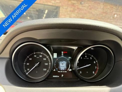 Used 2017 Land Rover Discovery Sport HSE AWD/4WD image 16
