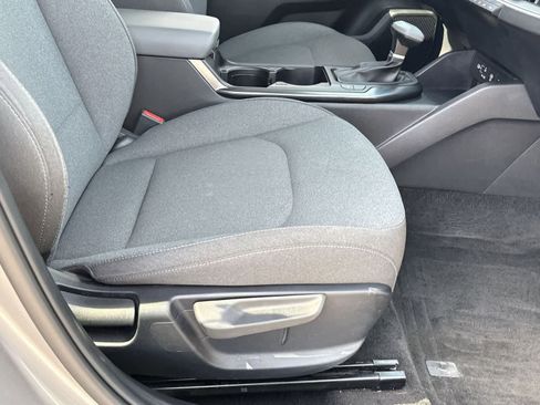 Used 2025 Kia K4 LXS image 12