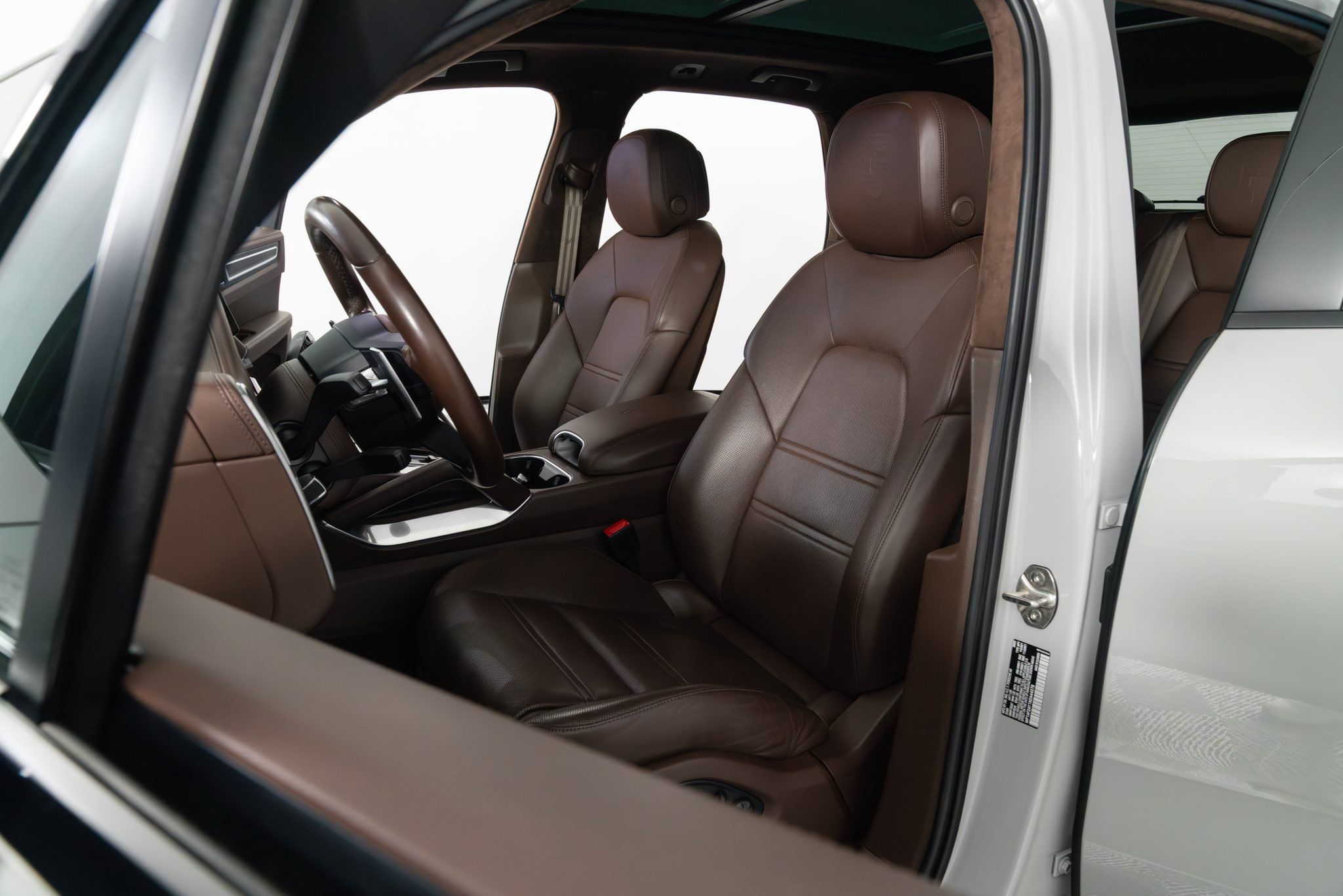 Used 2022 Porsche Cayenne Turbo AWD/4WD image 4