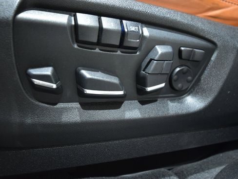 Used 2016 BMW X5 M image 18