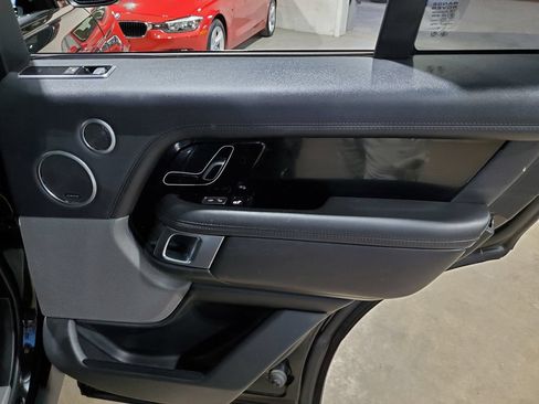 Used 2018 Land Rover Range Rover HSE AWD/4WD image 25