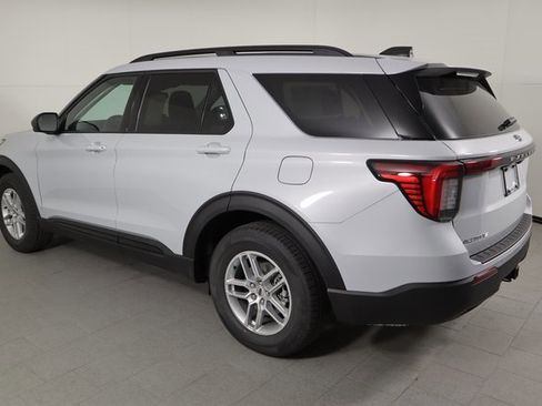 New 2026 Ford Explorer Active image 7