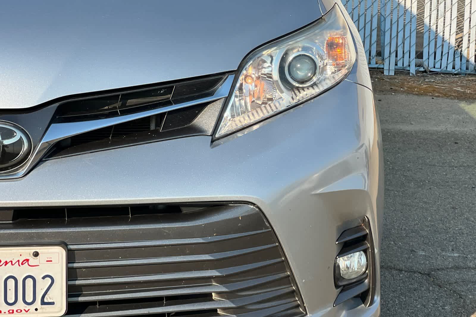 Used 2019 Toyota Sienna XLE w/ XLE Navigation Package FWD image 14