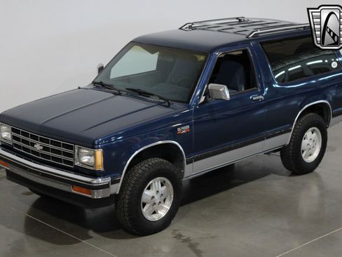 Used 1988 Chevrolet S10 Pickup 4WD image 16