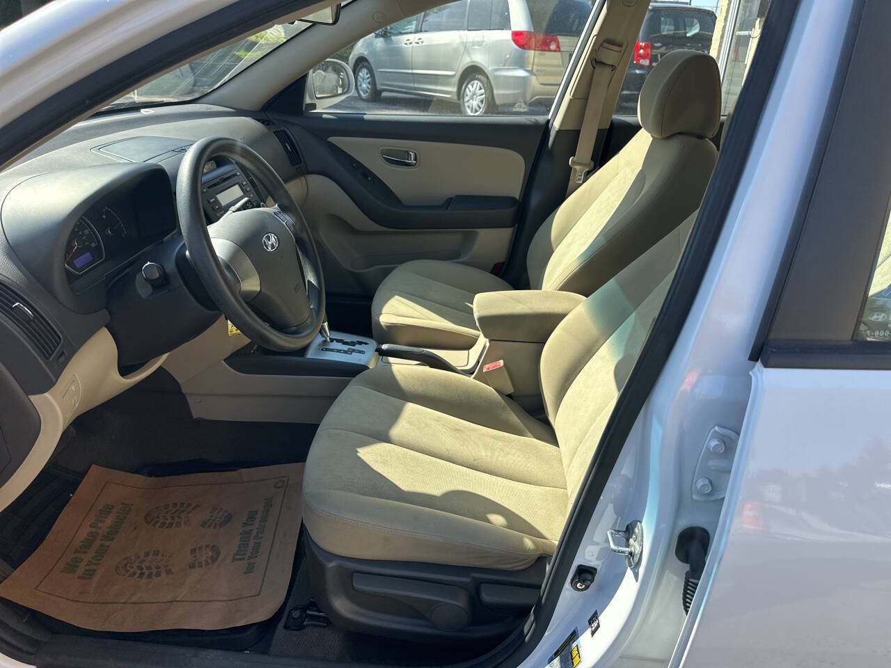 Used 2010 Hyundai Elantra GLS FWD image 17