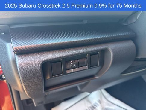 Used 2025 Subaru Crosstrek 2.0i Premium image 12