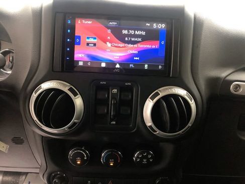Used 2013 Jeep Wrangler Unlimited Sahara w/ Connectivity Group AWD/4WD image 21