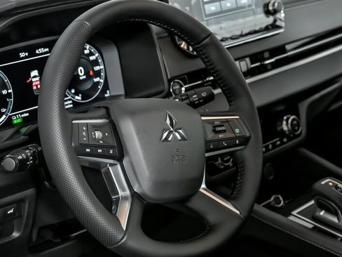 New 2025 Mitsubishi Outlander SEL Black Edition image 18