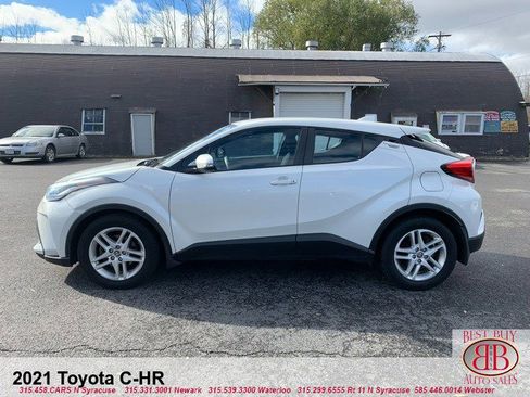 Used 2021 Toyota C-HR LE image 3