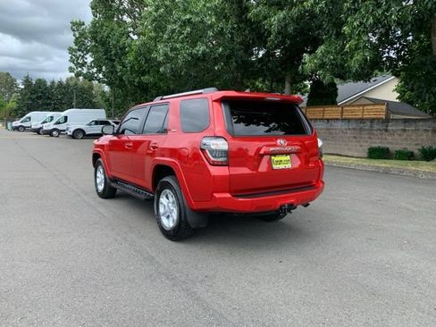 Used 2021 Toyota 4Runner SR5 AWD/4WD image 3