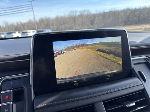 Used 2022 Chevrolet Suburban LT image 41