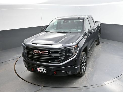 Used 2024 GMC Sierra 1500 AT4 w/ Technology Package AWD/4WD image 28