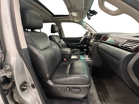 Used 2011 Lexus LX 570 4WD image 20
